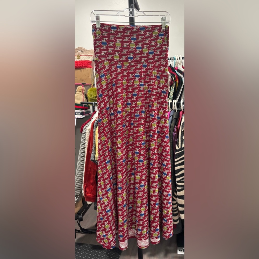 452. Lula Roe Red Patterned A-Line Women's Skirt. NWT!